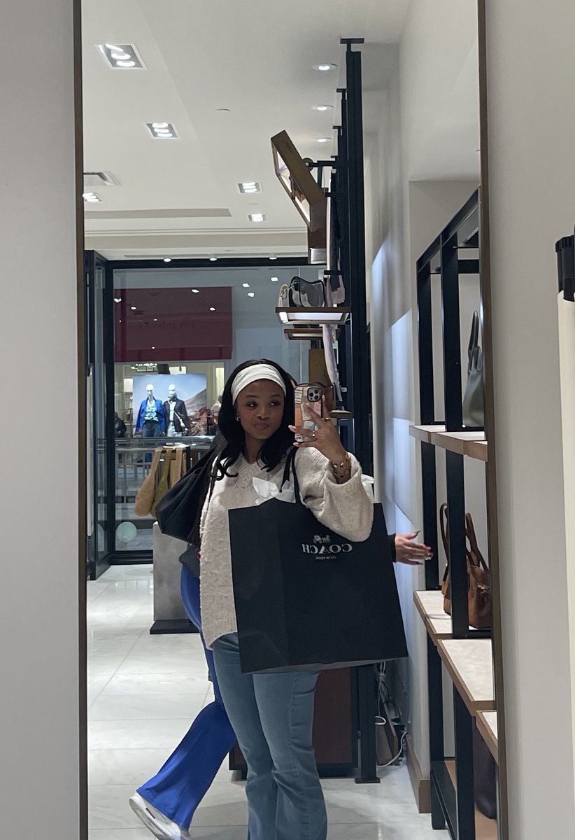 mariahyreva's tweet image. #oops