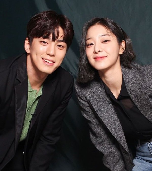 Popular Drama #BusinessProposal starring, #AhnHyoSeop and #KimSeJeong, was released 4 years ago today.

#HallyuForums #KimMinKyu #SeolInAh
