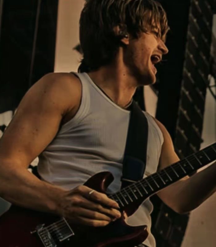 meg 🍒🎱 tweet media