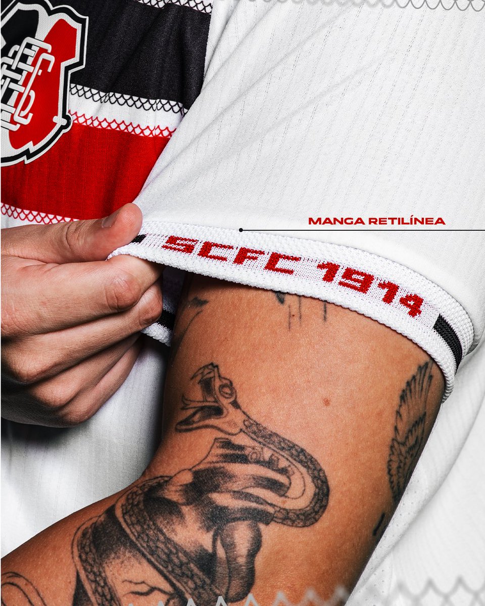 SantaCruzFC's tweet photo. Os detalhes dizem tudo. 🐍

Textura. Escudo. Acabamento.

Nada é por acaso. Tudo carrega a identidade de um amor incondicional, o que só a nossa torcida tem. https://t.co/EvEfLoZ9IW