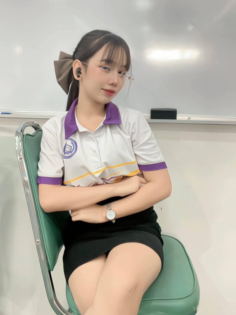 คลั่งรักสาวสวย tweet media