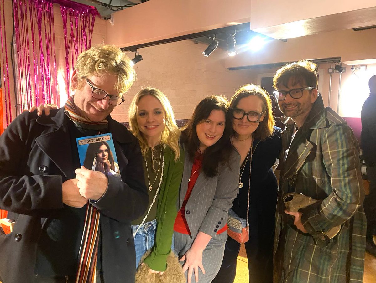 ElenaMuraveva17's tweet photo. #DavidTennant #16postcodes
David and Georgia attended Jessica Regan's one-woman show “16 Postcodes” at the King's Head Theatre.
https://t.co/gCjFIrpEyG https://t.co/E003m6LLFW