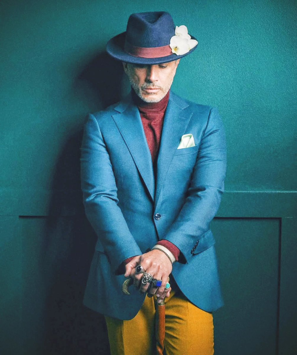 #MayerManipulame 
#MayerNoEstaSolo 
#ElSenseiSeQueda 

TRAE TU LIBRETA MIJA