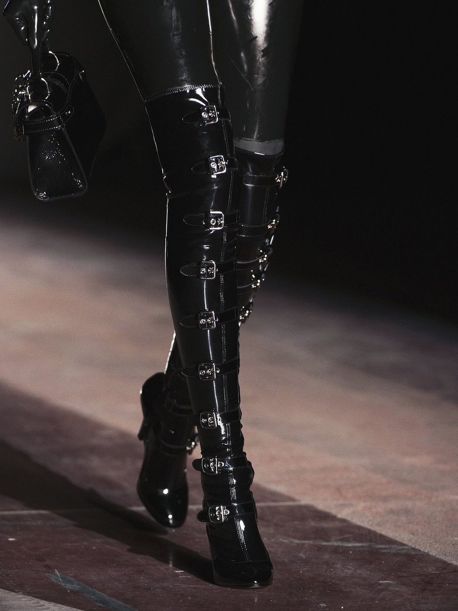 𝔖𝔦𝔩𝔢𝔫𝔠𝔢𝔣𝔬𝔯𝔪𝔶𝔰𝔬𝔲𝔩 (@funeralmind) on Twitter photo 