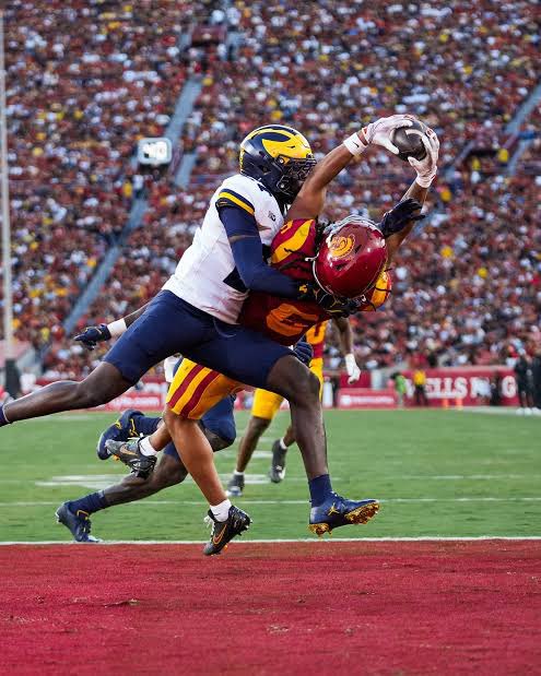 If the #Commanders address the defense in free agency, all 4 of these guys really make sense to draft at #7. 

Jeremiyah Love
Jordan Tyson
Carnell Tate
Makai Lemon

The big question: do any of the defenders in the draft have the same impact as the offensive weapons?

#RaiseHail