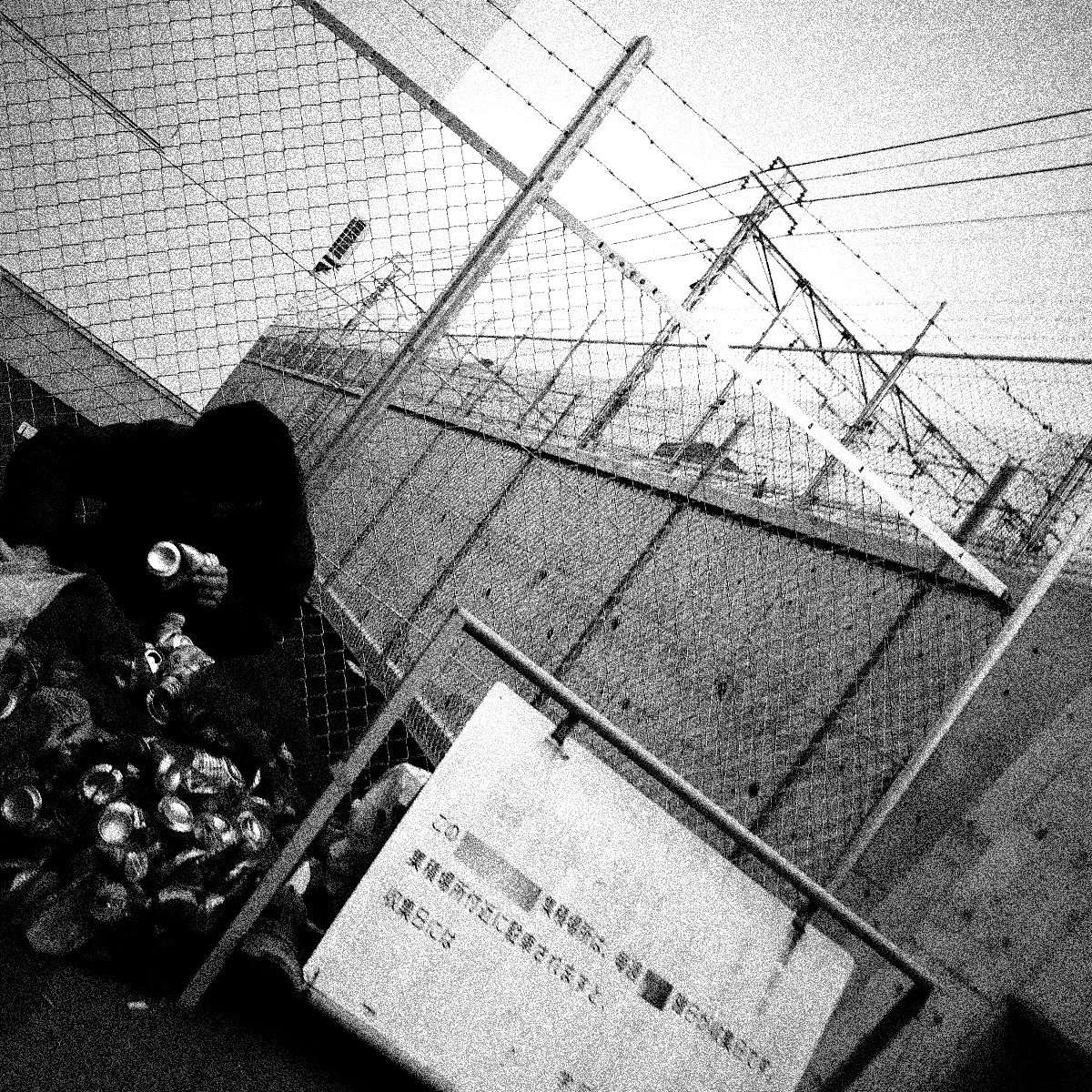 strangetreebird's tweet image. The brighter the city, the darker the shadows.
Those banished by the light.
In Nagoya.🌳
#Monochrome #StrangeTree