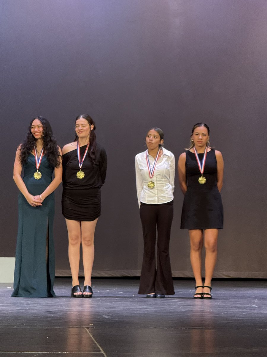 Rose Gandarilla tweet media