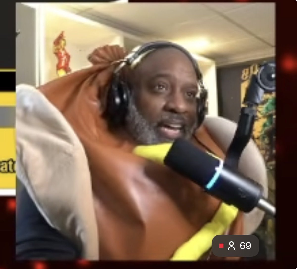 STICH6669's tweet photo. Is this your king LOL @IronLordPodcast @kingdavidotw @xboxfrontline 🌭🌭🌭 https://t.co/ufcdTgPES7