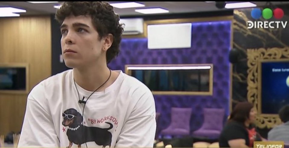 📸| Juanicar deseando saber que estará pasando en tuiter #GranHermanoAr