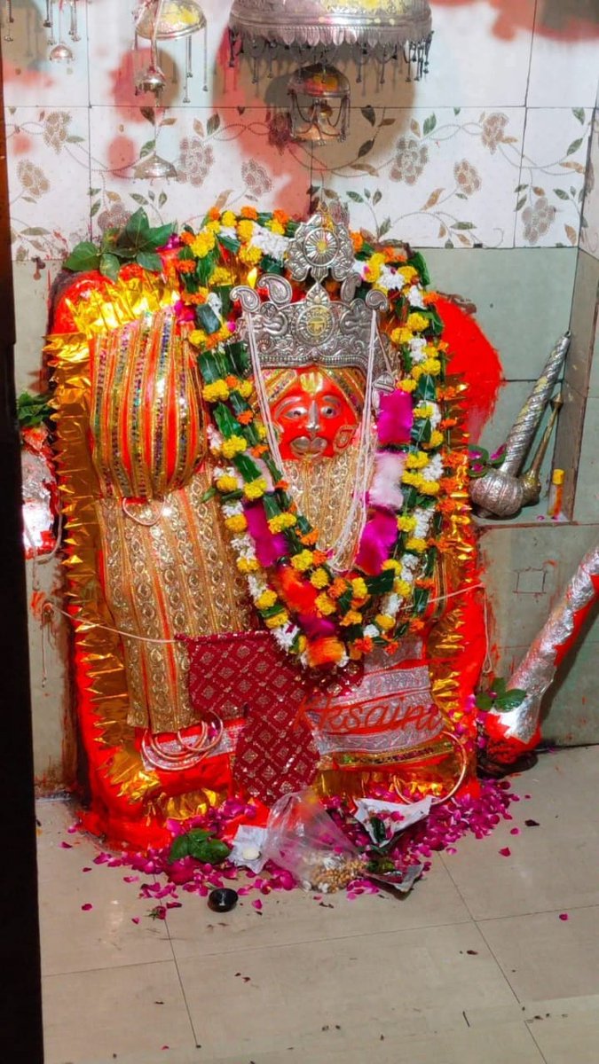 "जो सुकून नहीं है पुरे ब्रम्हांड में

वो सुकून है मेरे हनुमान की शरण में।
जय बजरंगबली