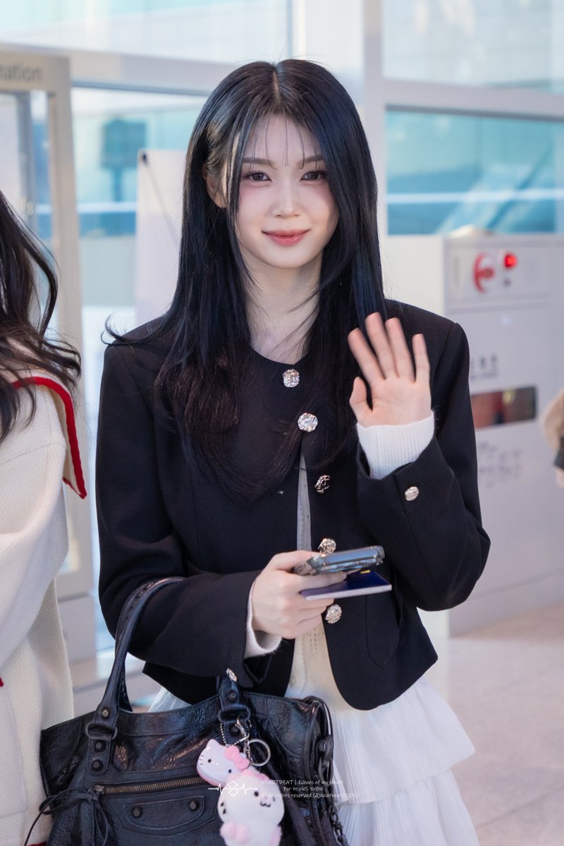 heartbeat0203's tweet photo. 260227 ICN #공유빈 #유빈 #트리플에스 #YuBin #tripleS https://t.co/qZY9Yo1qHS