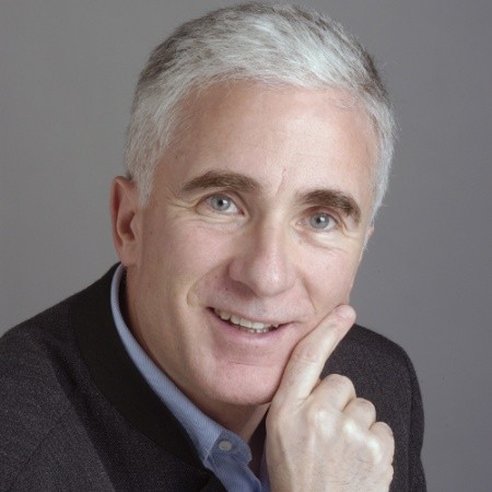 تأسست الدار على يد العطار (جان فرانسوا لابورت) واصل المسيرة تلميذه (جان بول ميليه)

المهندس فهد التركي احد عشاقها فتح بوتيك عرار بالرياض 1989

بعد وفاة المؤسس تعثرت فأشتراها العاشق🇸🇦 ب٢٠١٣ وأعاد وهجها

البراند ايضا متخصص بتعطير فنادق ومطاعم اوروبية فاخرة

x.com/i/status/20274…