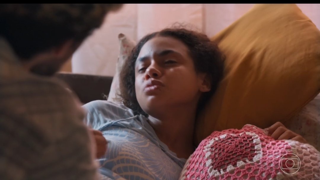 joelly não fica com raiva do raul pq ela é igual ele, dois irresponsáveis que achavam que podiam medir forças com a samira #tresgracas