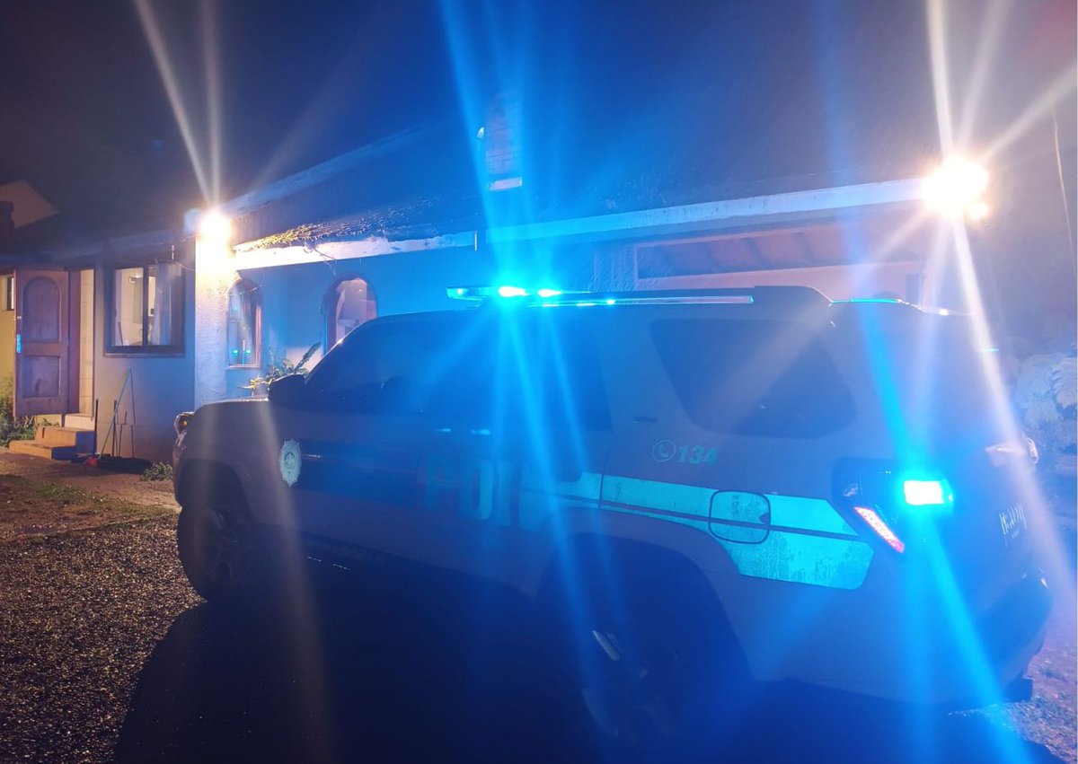 🔴 ESTA NOCHE: <a href="/PDI_LosRios/">PDI Los Ríos</a> investiga violento robo en una vivienda de #ValdiviaCL.

👉🏼 Más información aquí...
facebook.com/10006356767152…
<a href="/PDI_CHILE/">PDI Chile</a>