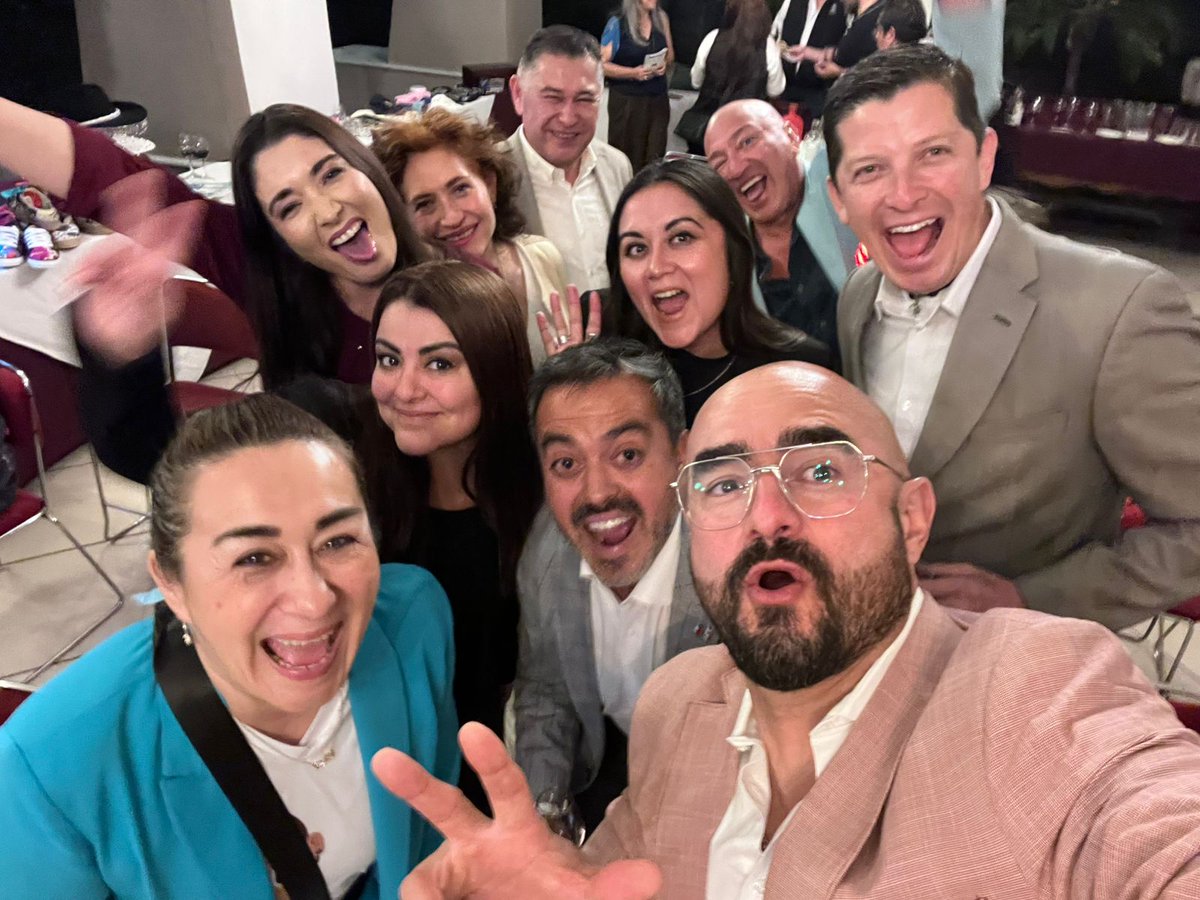 CorpSenoroMX's tweet photo. Extraordinario encuentro de negocios #chile 🇨🇱 en 📍 #sanmigueldeallende 🇲🇽 con 
la participación de @Prochilemexico y @EmbaChileMX fortaleciendo el comercio🫱🏽‍🫲🏻, la economía💵 la industria⚙️ y los servicios entre ambas regiones🌎
✉️ Un evento de @CorpSenoroMX & @CANACOSanMiguel 

📌 @EmbaMexChi @ProChile @turismo_sma @ImagenInfoBajio @PP_BAEZ @GobMunicipalSMA @amsdemex @mdelprete @LauMorenoRodri @economiagente @CristinaVsenor @vid_mexicana @VinoMX @DoloresHgoGto @vino_gto  @Hoteles_Mision #bajio #vinos #sma #Guanajuato #SanMiguel #Chile #mexico