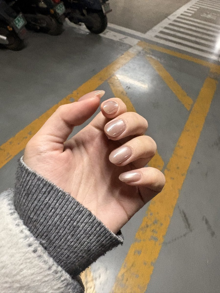 pekovin's tweet photo. 最近做的全都是闪闪/蹭粉 三月中旬打算做乳白色蹭粉(*^^*) https://t.co/I6sXWrE0MY