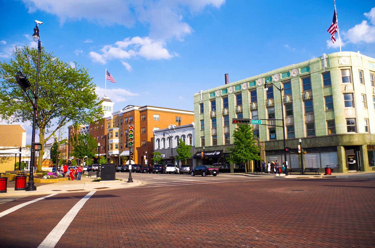 Beloit is about to be buzzing! 🐝 Whether it’s the Spring Wine Walk or live music in the park, we want to know what’s on your 2026 bucket list. Tell us what you’re looking forward to most this season! #Home2Suites #BeloitWI #DowntownBeloit #SummerVibes