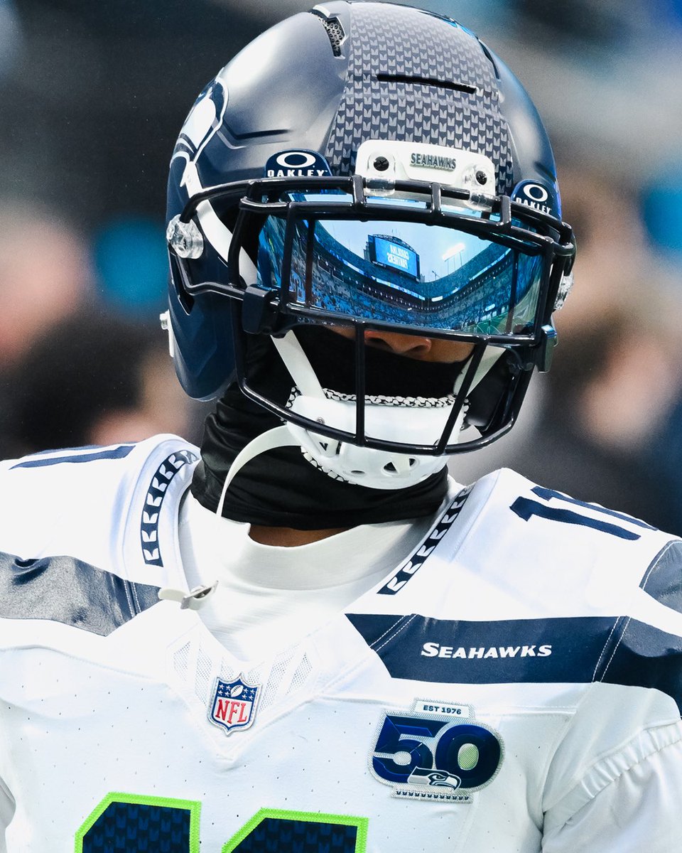Seahawks's tweet photo. Bring back visor szn 🔥 https://t.co/xJ5el9ruJ9