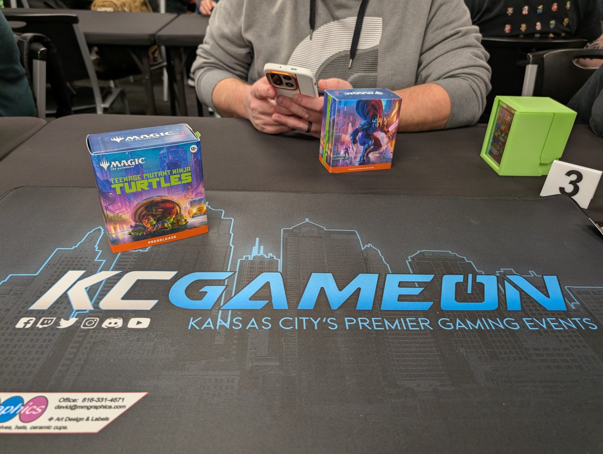 KCGameOn tweet media