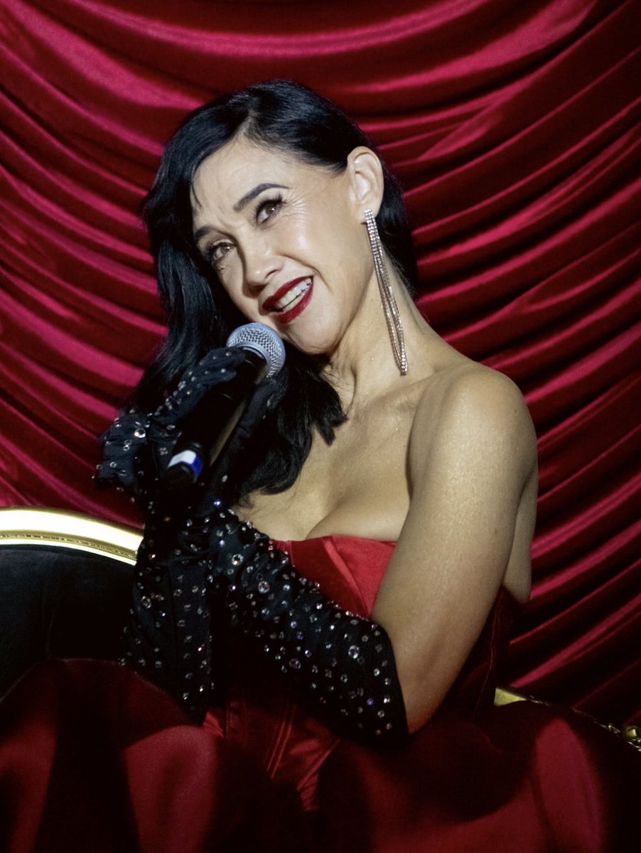 pero que mujer impresionante