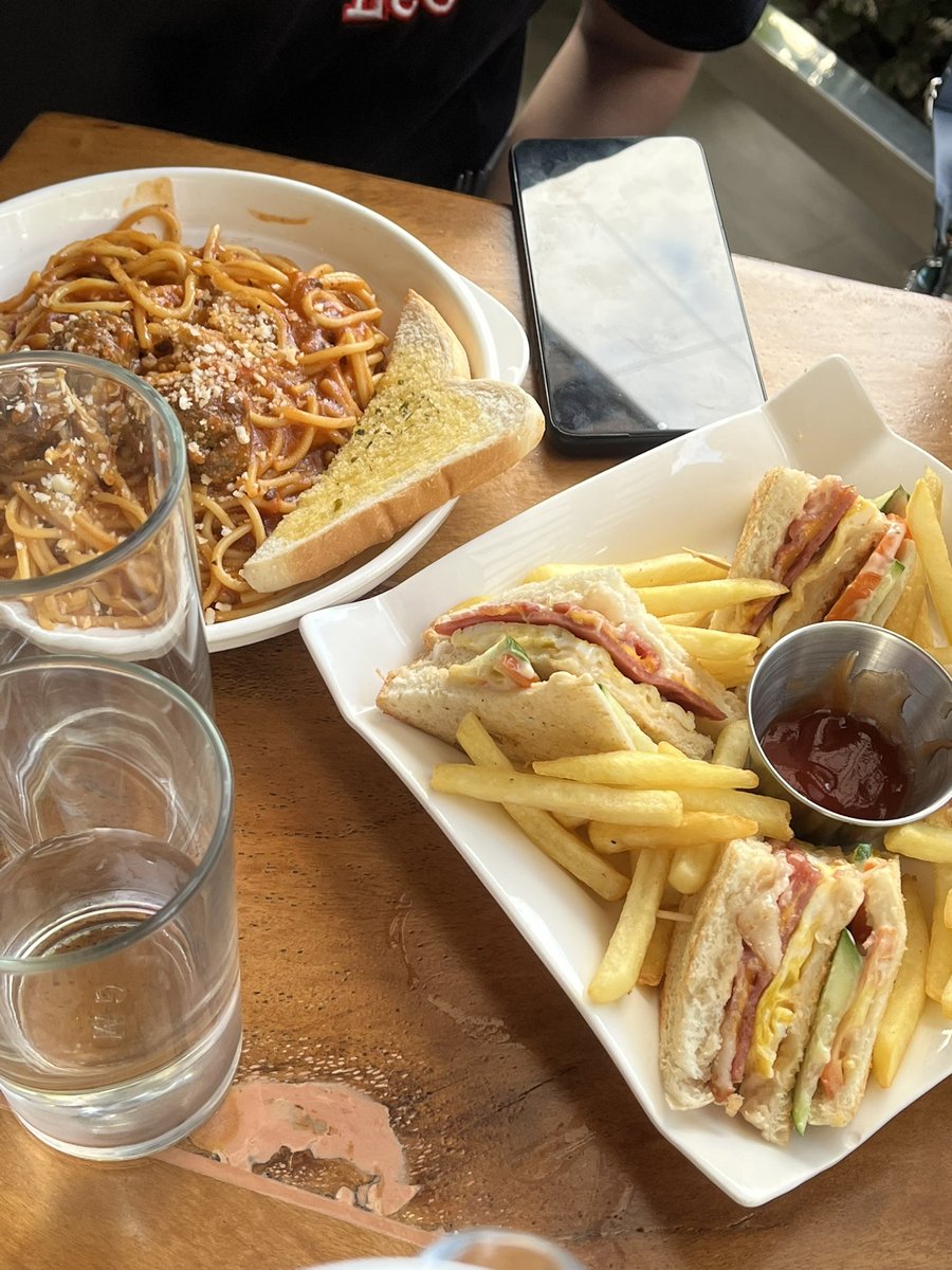 Mornings like these in the province will always be my favorite ♡̆̈ 

Good morninggg! ⋆˚𖥔 ݁ ˖𓂃.☘︎ ݁˖