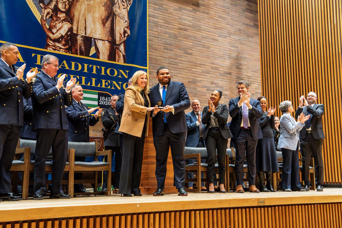 Bill Bratton tweet media