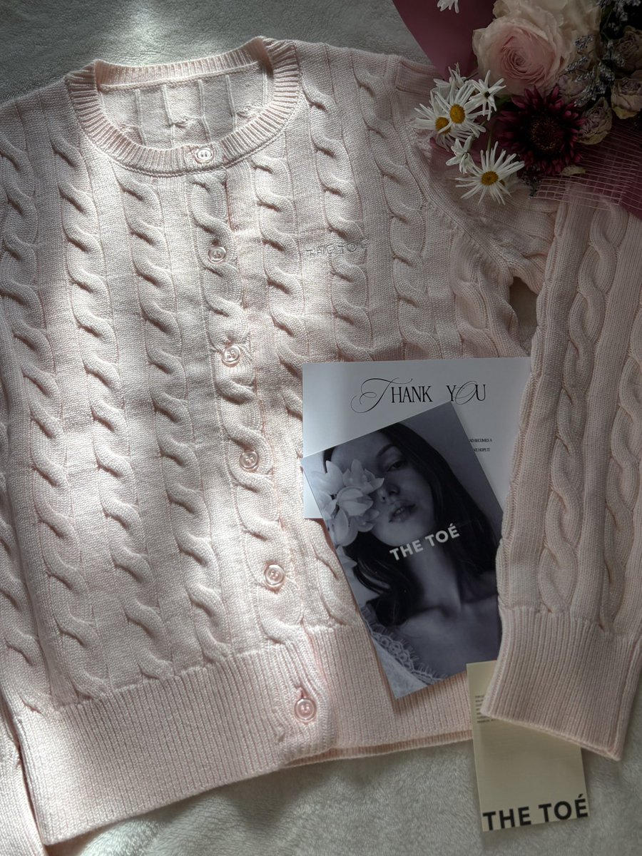 THE TOÉ】 TOÉ Baker Cardigan colorは迷いに迷って pinkに