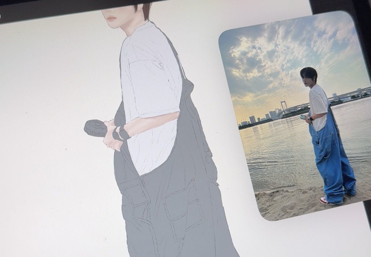 تو اتذكر اني رسمت هذي من فتره وسحبت عليها
شكله حان وقت اكملها