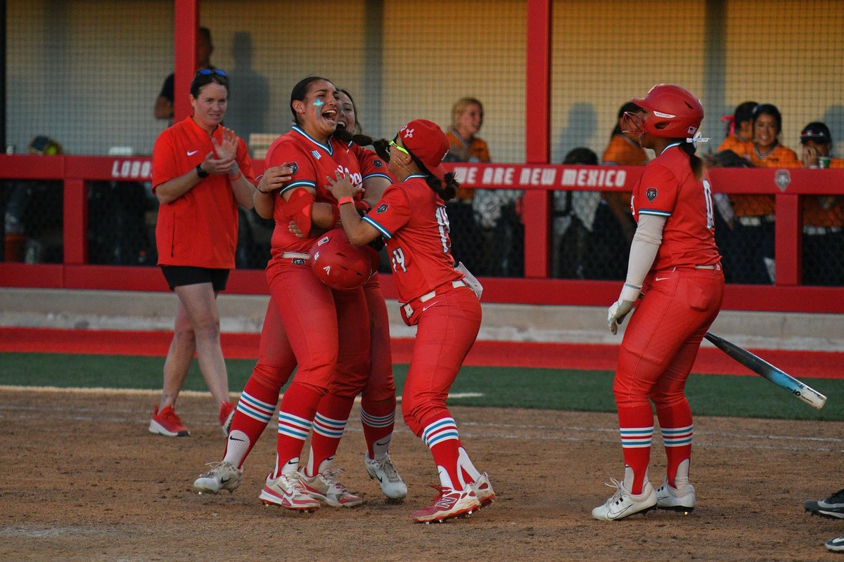 UNM Softball tweet media