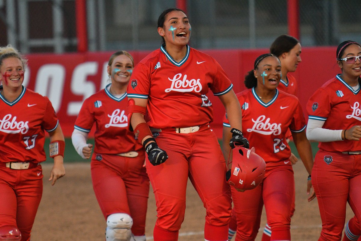 UNM Softball tweet media