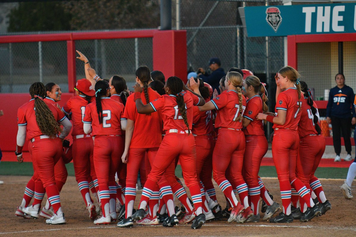 UNM Softball tweet media