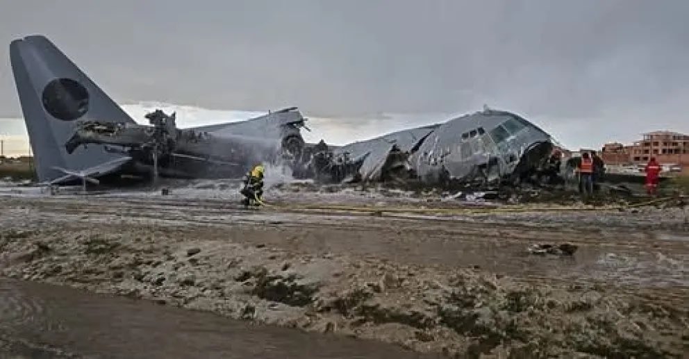 Lamento muchísimo el accidente de hoy en el aeropuerto de El Alto. Expreso mis condolencias a las familias de los fallecidos y les mando un abrazo de fortaleza a todos los heridos. Que Dios los proteja!!!