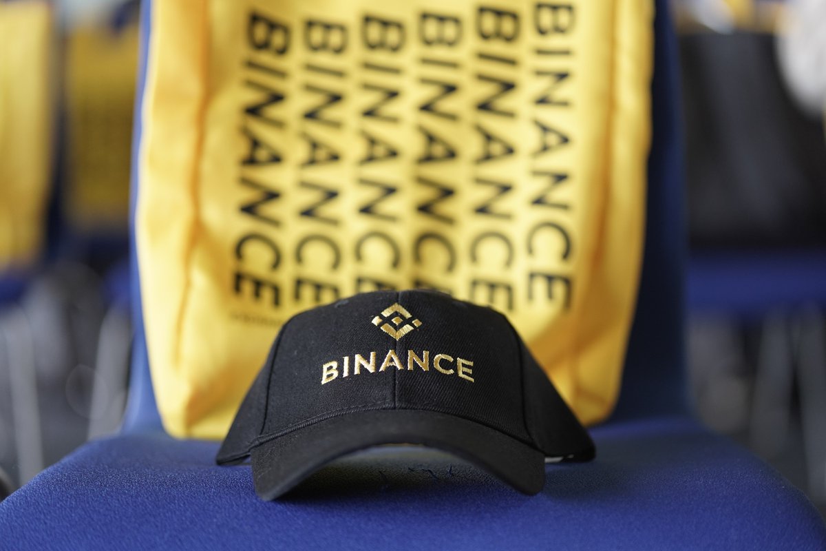 Binance tweet media