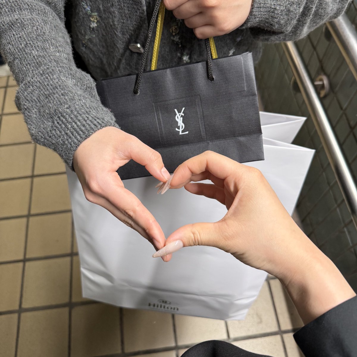 __tm_66's tweet photo. ちょうど4年前のこの頃に出会ったダヨンペンのあの子とヒルトンで充実ディナーしたあと、外出たら大谷翔平がバスから降りてくるというスーパーミラクル体験をしました😇 https://t.co/QuI9GpXOlp