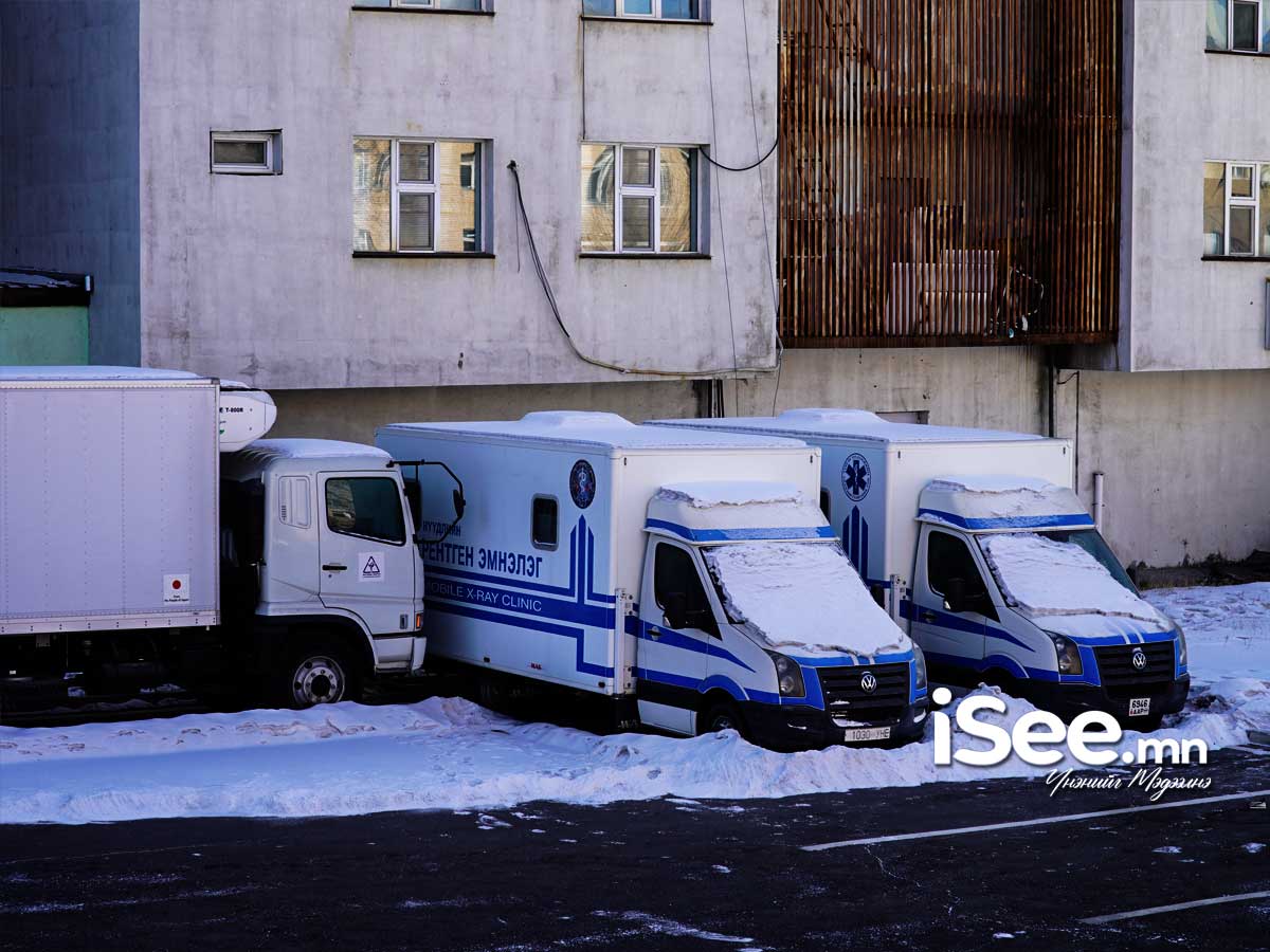 iSee_MN's tweet photo. СУРВАЛЖИЛГА: Улсын төсвийн 1.6 тэрбум төгрөгөөр авсан “Нүүдлийн эмнэлэг” дөрвөн жил хөдлөлгүй ХӨСҮТ-ийн хашаанд зогсож байна 

УНШИХ: https://t.co/WDtIuCVoeu https://t.co/gLxnT62QXO