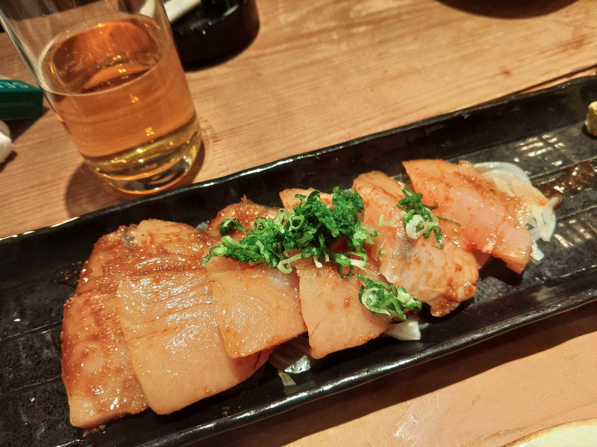 yosuke2121's tweet photo. 近状。
久々にゲムショ観てきた。
その前に立ち食い寿司食って最高の休みラストでした。
リノベのやすあきさんが新しく店をオープンしたのでお祝いにもいってきた。
その名も居酒屋りのべ
お世辞抜きで料理全部うまかった。
FALL OFFもそろそろレコーディング。まだまだやってます。 https://t.co/tDYNGGSkUI