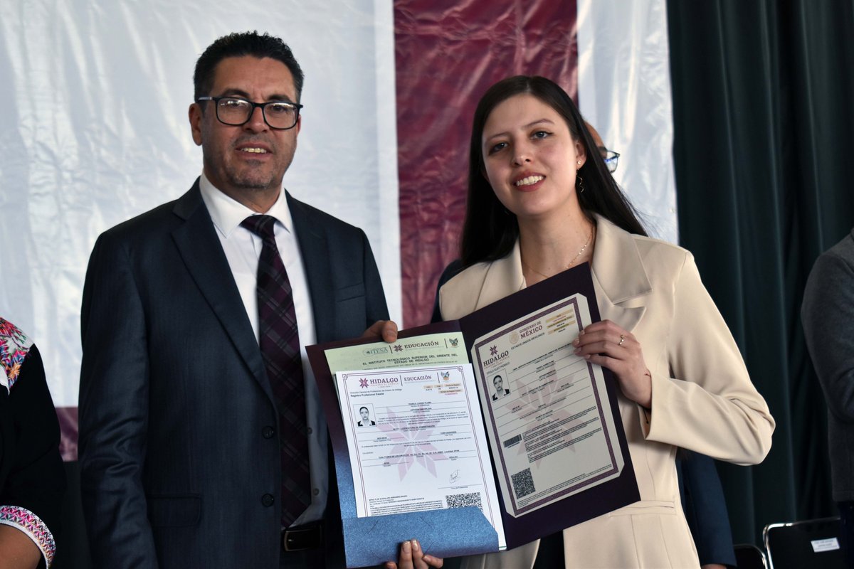 ITESA_OFICIAL's tweet photo. Celebramos nuestra entrega de Títulos y Cédulas profesionales para nivel licenciatura y posgrado a más de 400 nuevos y nuevas profesionistas. #OrgulloITESA https://t.co/NXmE5UAK1V