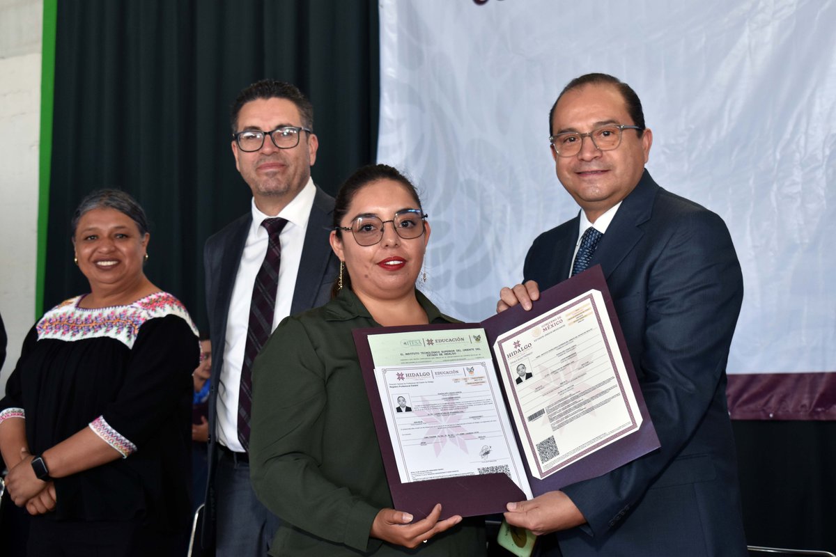 ITESA_OFICIAL's tweet photo. Celebramos nuestra entrega de Títulos y Cédulas profesionales para nivel licenciatura y posgrado a más de 400 nuevos y nuevas profesionistas. #OrgulloITESA https://t.co/NXmE5UAK1V