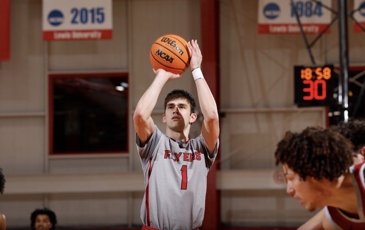 Lewis Men's Hoops tweet media