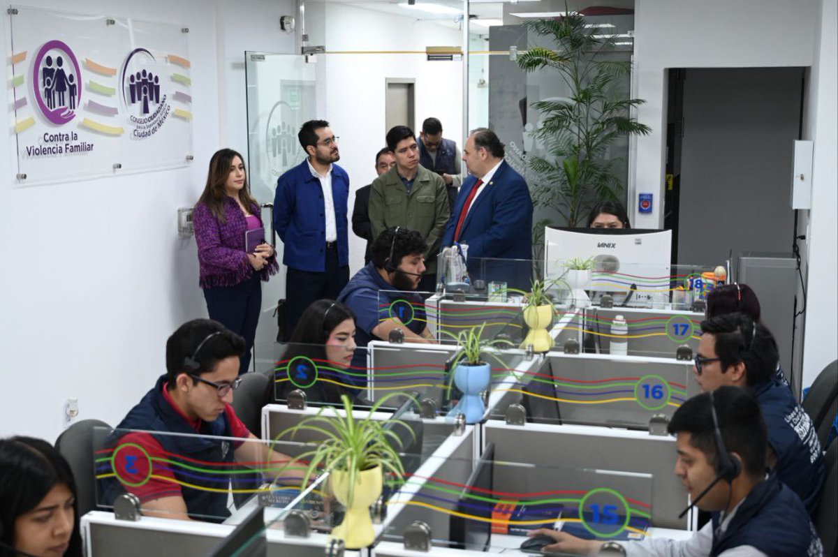 elconsejomx's tweet photo. En #ElConsejo, nuestro Secretario Ejecutivo, Lic. @RamonBeltranA, junto con la Directora General, Mtra. Gabriela González y el Director General de Jurídico, Mtro. Graciano Cruz, sostuvieron una reunión de trabajo con Bruno Osorio y el Mtro. @LexBardales de @TikTokLatAM. https://t.co/dBOV055gPs