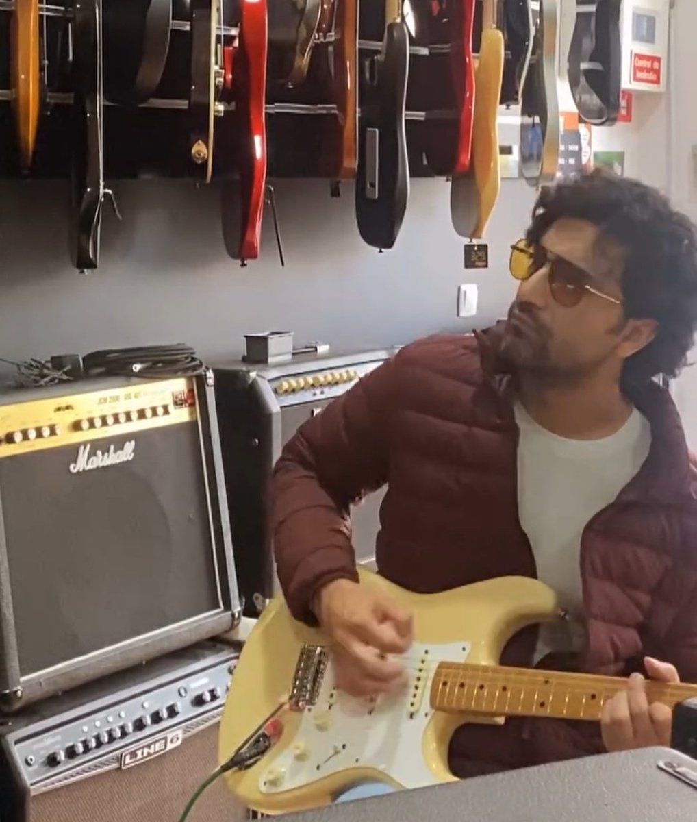 Respected sir,
It would be incredible if you could drop the "Baat" cover… and maybe even collab with someone who sings it beautifully. The impact would be unmatched.