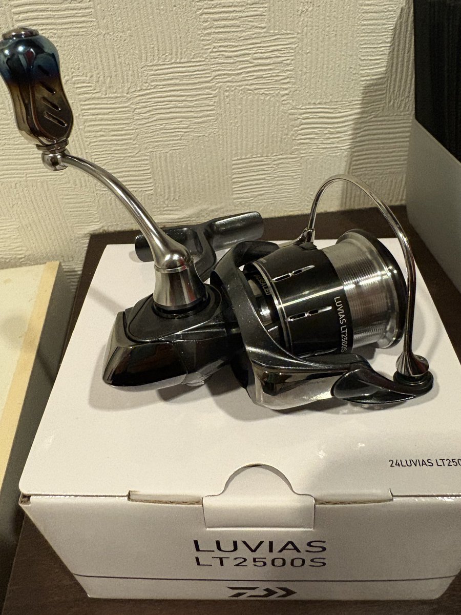 衝動買いです😅 竿は少し古いモデルだけど、AGS搭載モデル欲しかっ