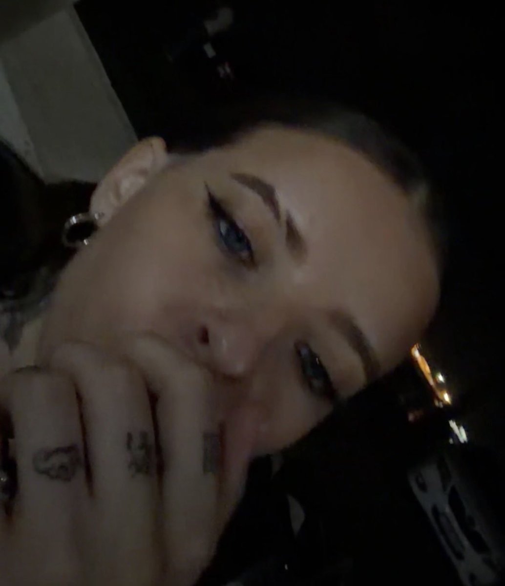 COMO SE TE VAN A VER LOS OJOS TAN AZULESSSSS