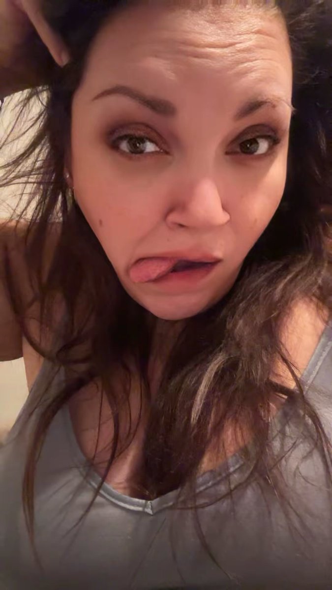 Wait wait… 

First word you think of when you look at me…

Go… 🤣🤪