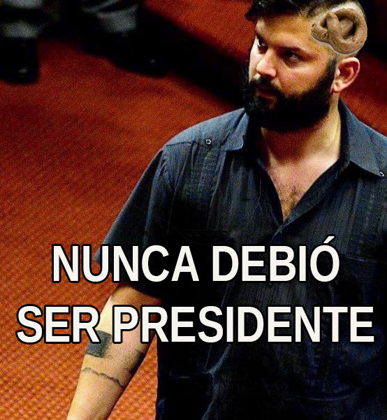 WenaChile's tweet photo. #BORIC, un fracasado estudiante de leyes, sin titulo por incapacidad académica, con trastorno 
narcisista de personalidad, ficha psiquiátrica, síndrome Dunning Kruger, y adicto a sustancias, dirige 
hoy junto a un team de personajes tan retorcidos como él el destino de Chile. https://t.co/XmYny0NcXE