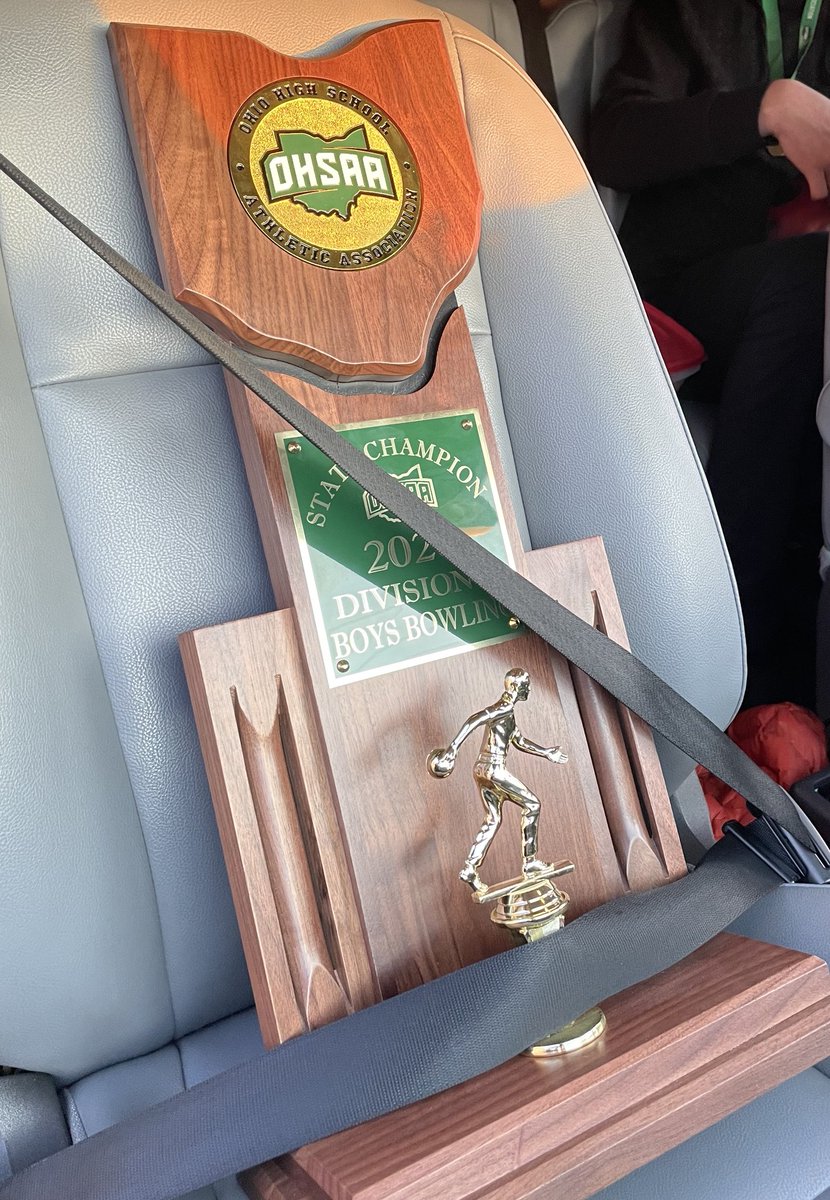 St. Henry Schools tweet media