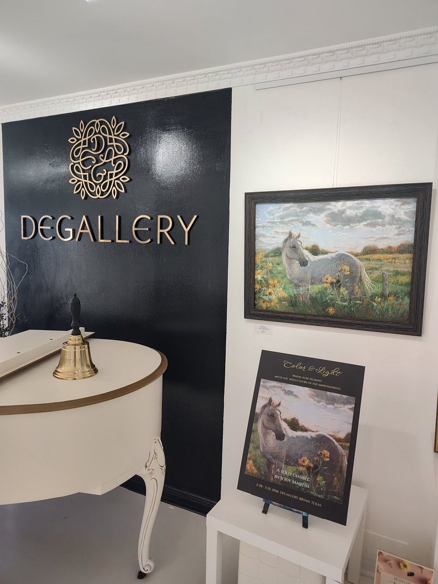 Almost everything is all set for the upcoming fantastic Soft Pastel Solo Show "Color and Light" by Jody Martin! We warmly invite you to join us at Degallery on Saturday, February 28, from 5 pm to 8 pm for the Opening Reception and Art Vernissage.