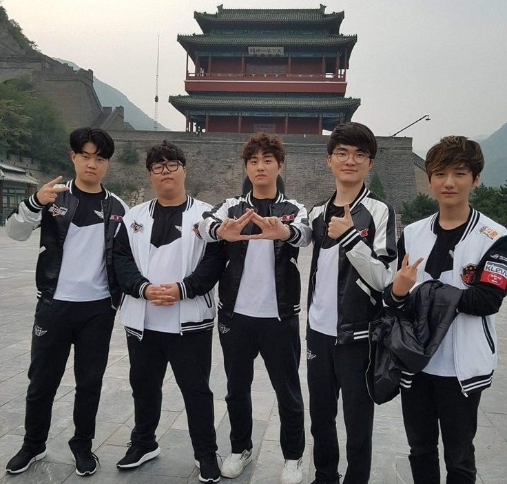 ilovefaker tweet media