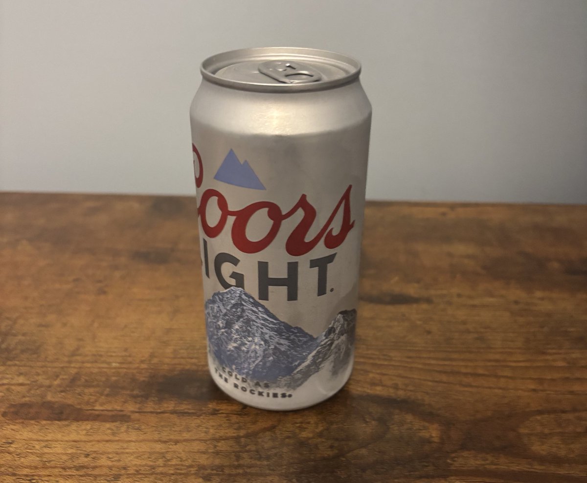 Richie3Card's tweet photo. My coors before I drank it. https://t.co/8OJXZhjLd9