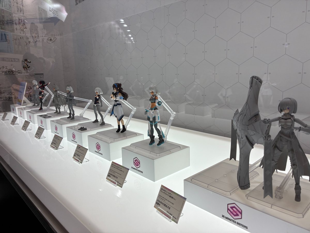 30MLFES. OSAKA 展示コーナー紹介】 各レーベルのコーナーでは、多数